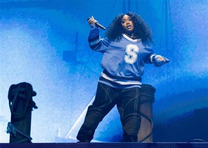 SZA Delivers Cheeky Photo Dump On IG