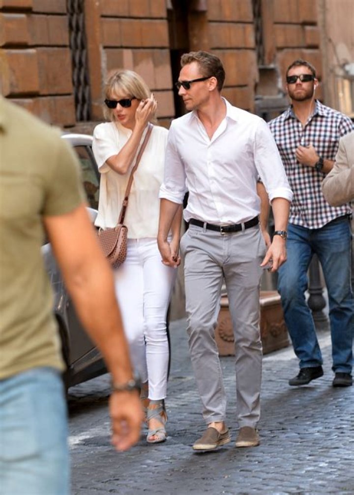 Taylor Swift and Tom Hiddleston Are Moving in Together!