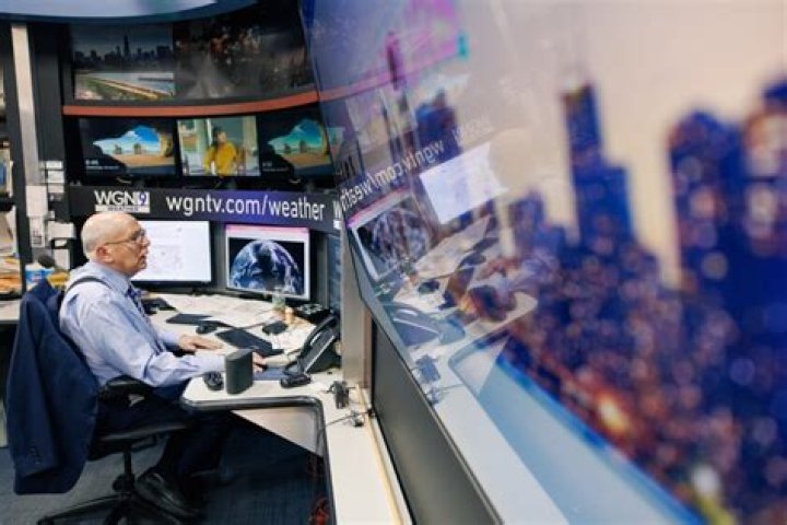 Tom Skilling (Meteorologist) - Age, Birthday, Bio, Facts, Family, Net Worth, Height & More