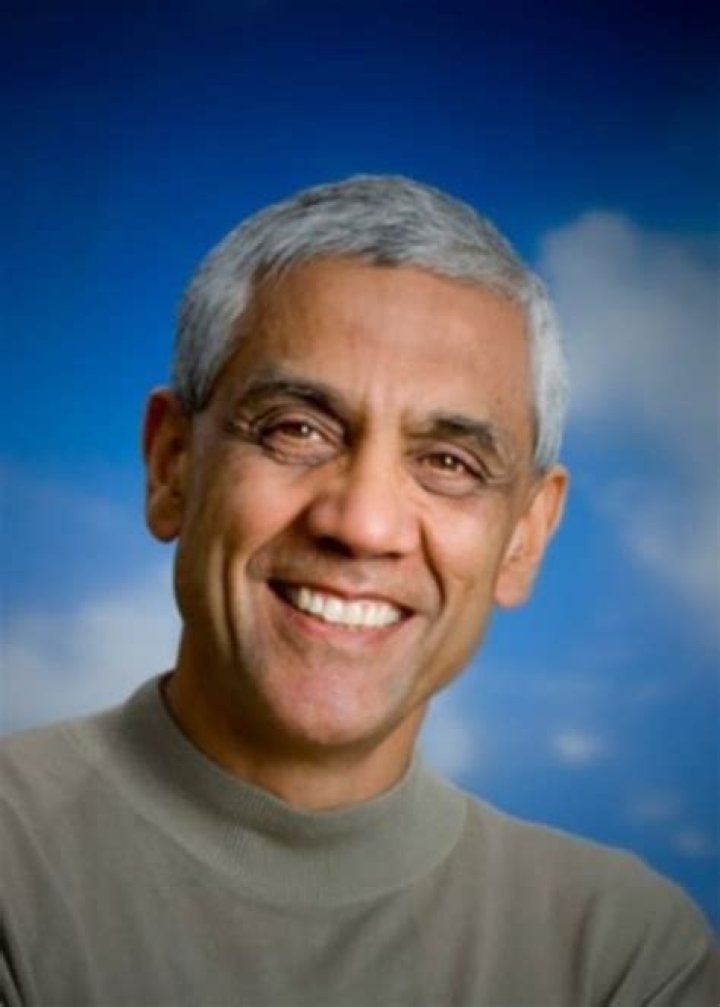 Vinod Khosla (Entrepreneur) - Age, Birthday, Bio, Facts, Family, Net Worth, Height & More