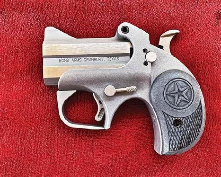 What kind of gun did Jennifer Garner use in Peppermint?