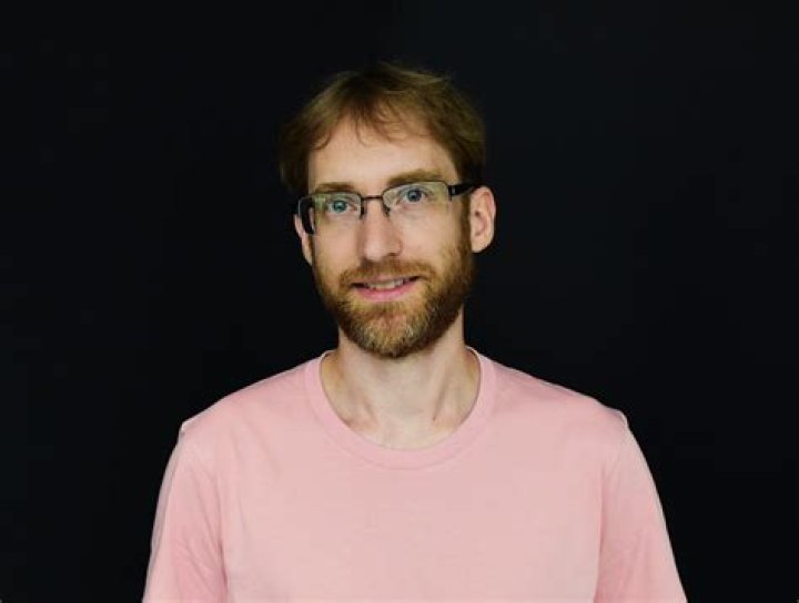 X'ġara minn Christopher Massey?