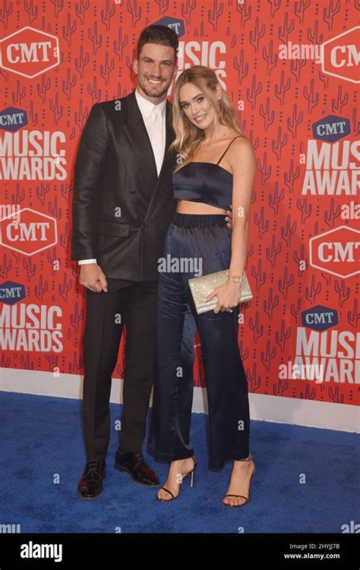 Yee-Aww! Check Out The Cutest Couples at the 2019 CMT Music Awards