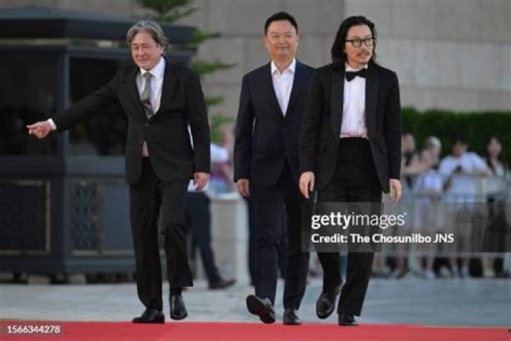 Yoon Dong-sik Biography, Age, Height, Wife, Net Worth, Family